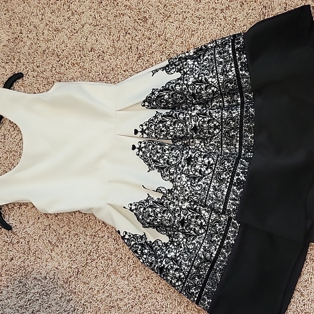 Black and white formal dress - Picture 6 of 13